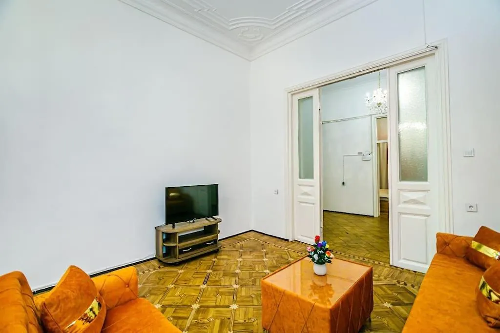 Spacious And Beautiful House Baku Apartment